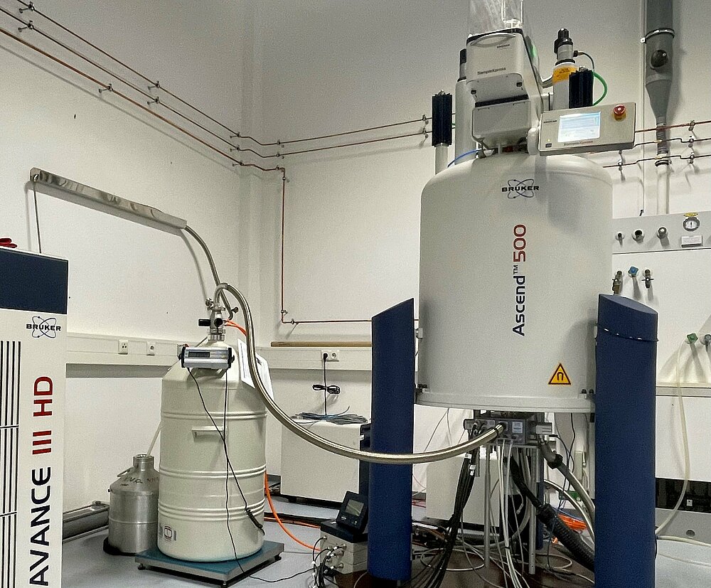 A Bruker Avance III HD 500 MHz spectrometer with Prodigy cryo-probe (-40 to +70 °C) is used for NMR investigations. The probe allows the acquisition of 1D and 2D spectra of most relevant nuclei (1H, 19F, 13C, 15N, 29Si, 31P, ...)